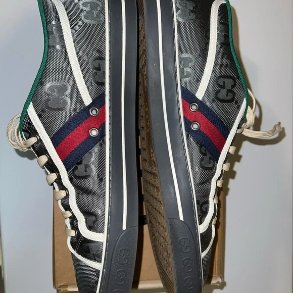 Men's Gucci Designer Sneakers - Picture 7 of 9